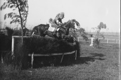 1925-aprile-08-Gara-dei-grandi-ostacoli-a-Tor-di-Quinto-2